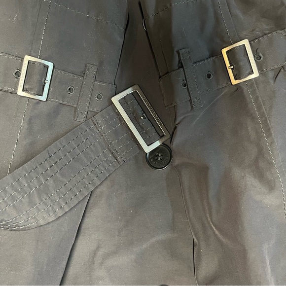 Burberry trench coat. - Picture 10 of 16